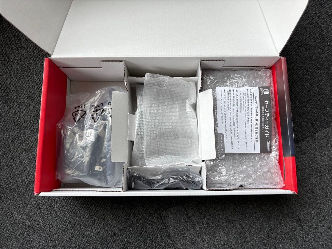 Nintendo Switch ニンテンドースイッチ　SDカード付き