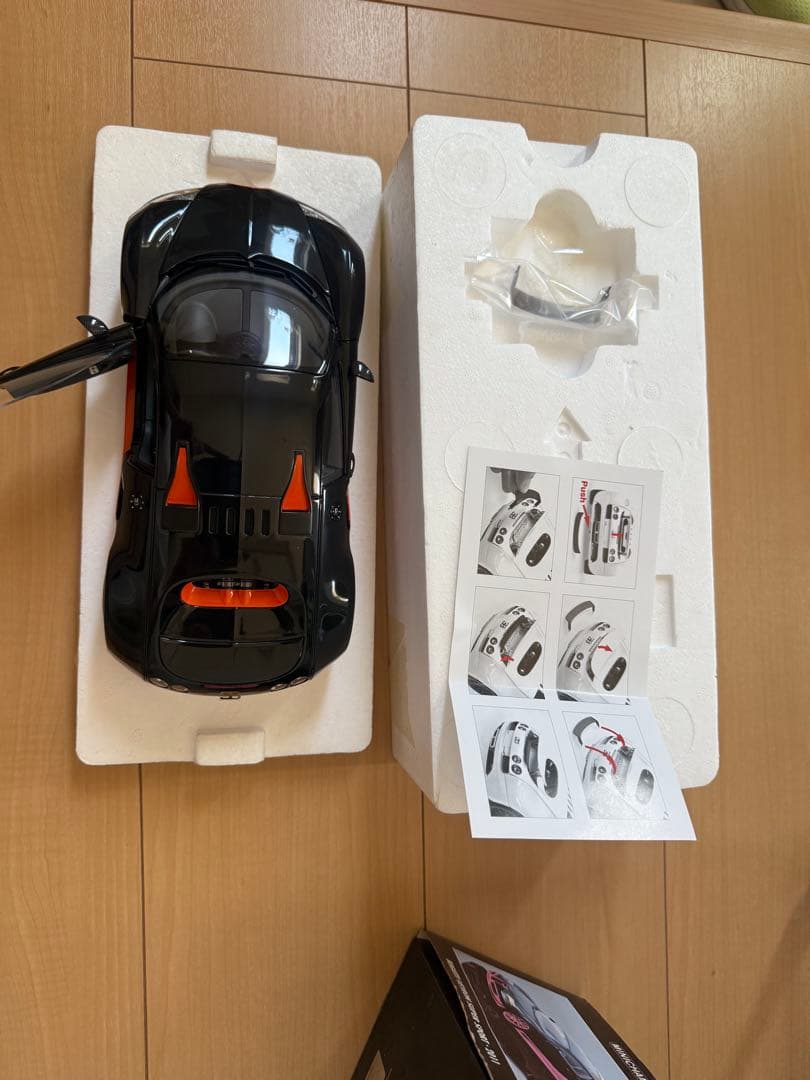 ミニカー MINICHAMPSBugattiVeyron Super Sport 2011