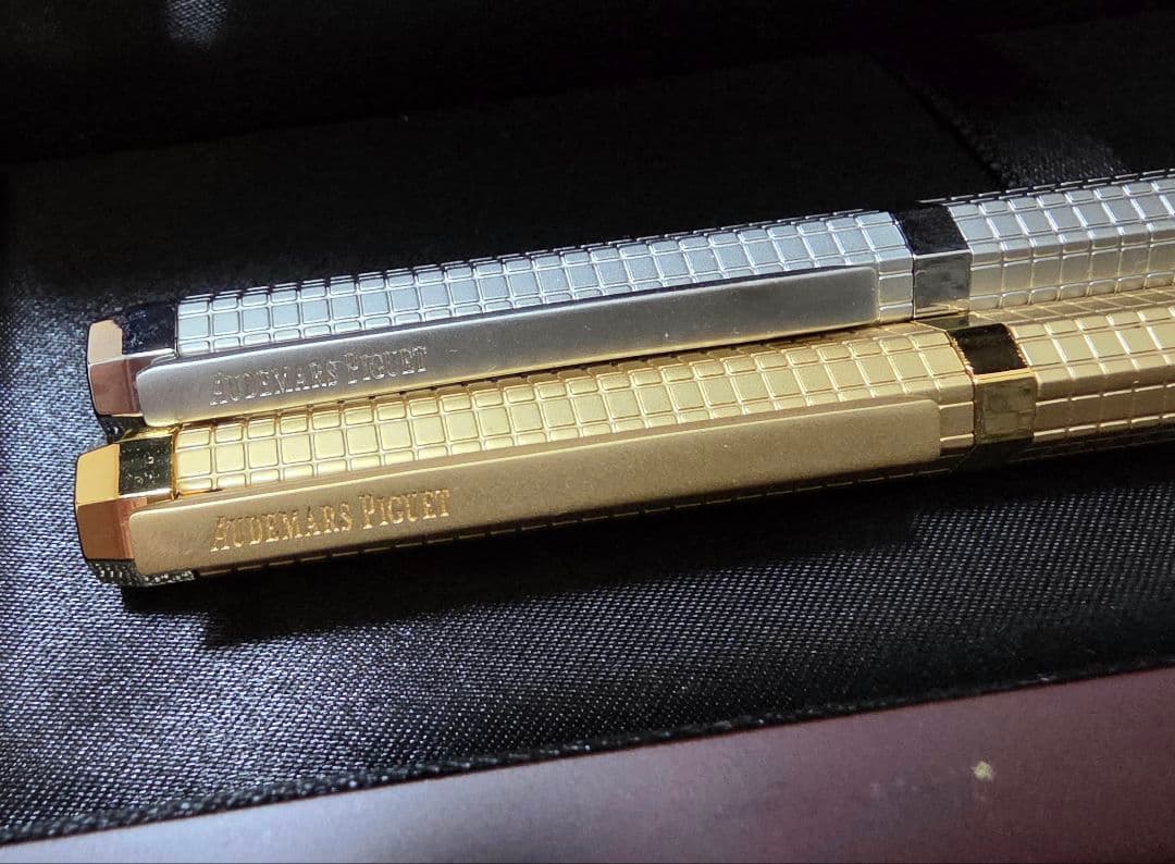 オーデマピゲ　ボールペン　シルバー・ゴールド　2本セット　箱付き　新品