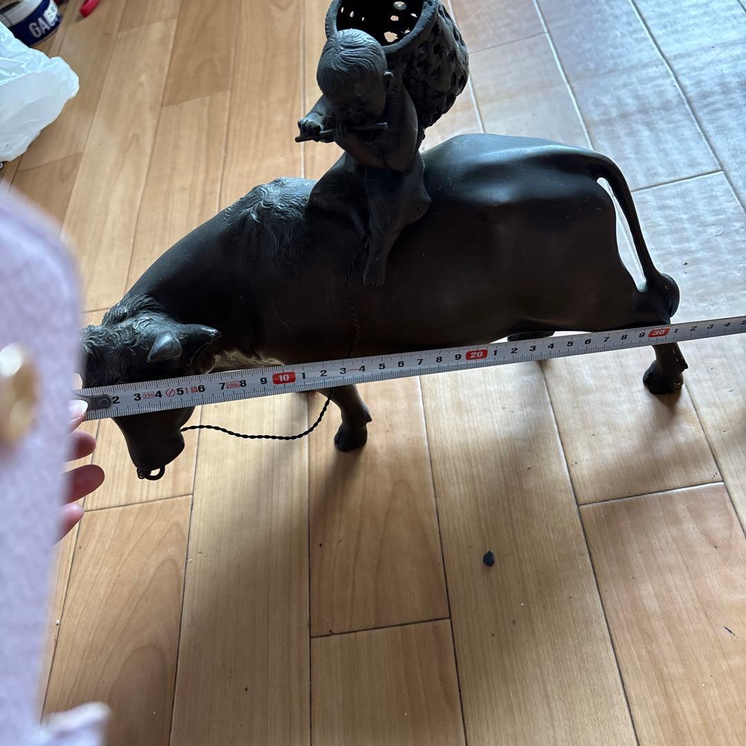 銅製 牛に乗る笛吹童子