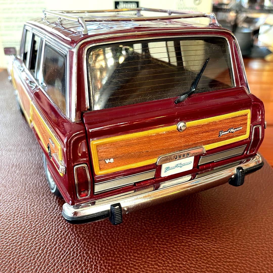 ジープ　グランドワゴニア　Grand Wagoneer AUTOart　1/18