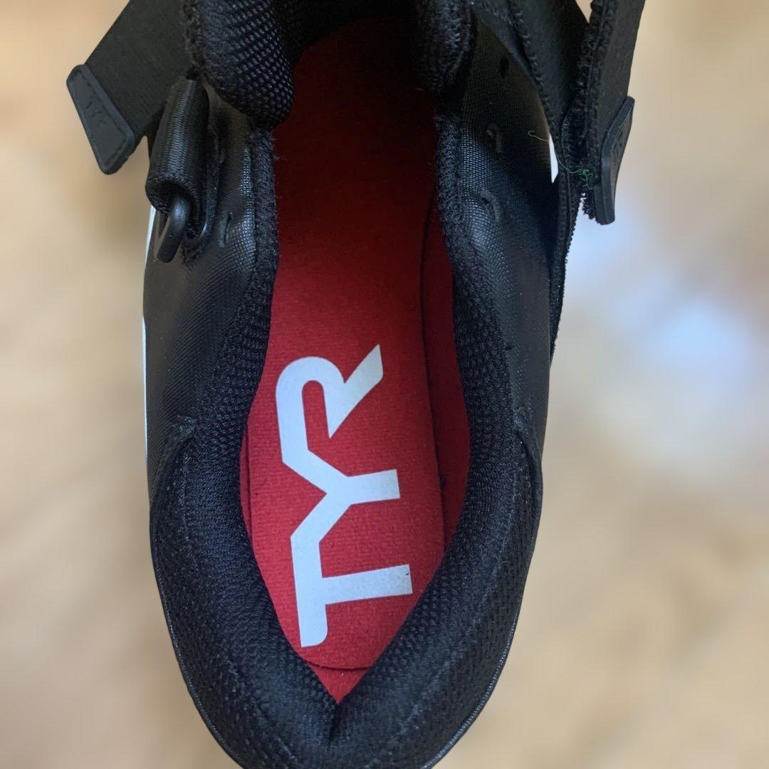 TYR L-1 エクストラワイド ブラック 9.5 / 11(約27cm)