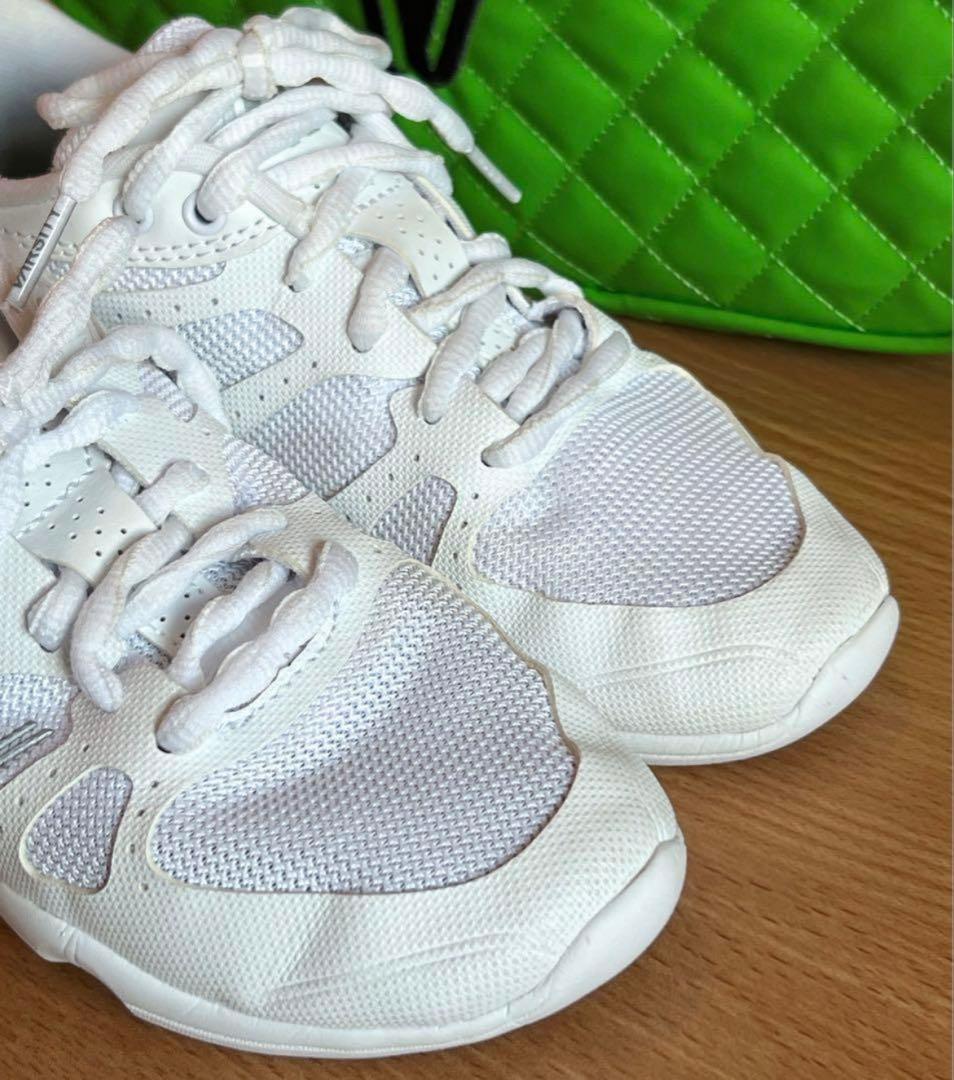 【値下】美品 22cm Varsity バーシティチアシューズA41 ケース付き