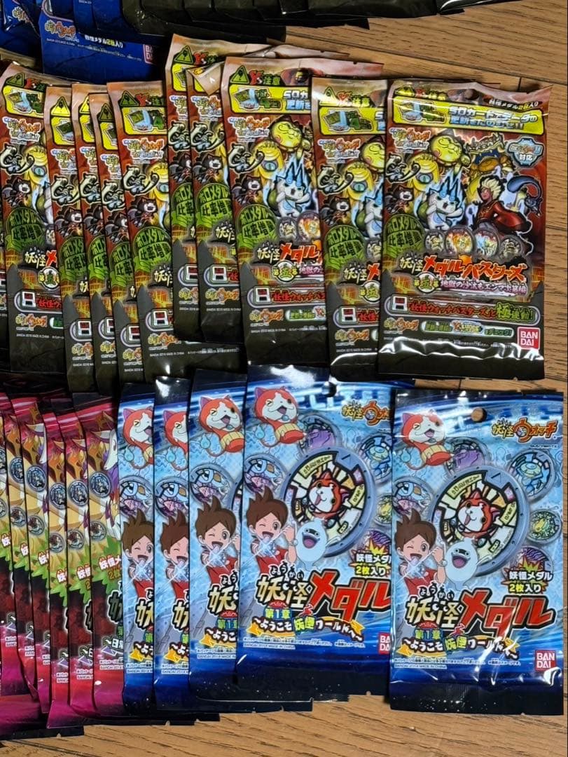 y*u様 妖怪ウォッチ　妖怪メダル　未開封359袋　約30BOX以上妖怪メダル初