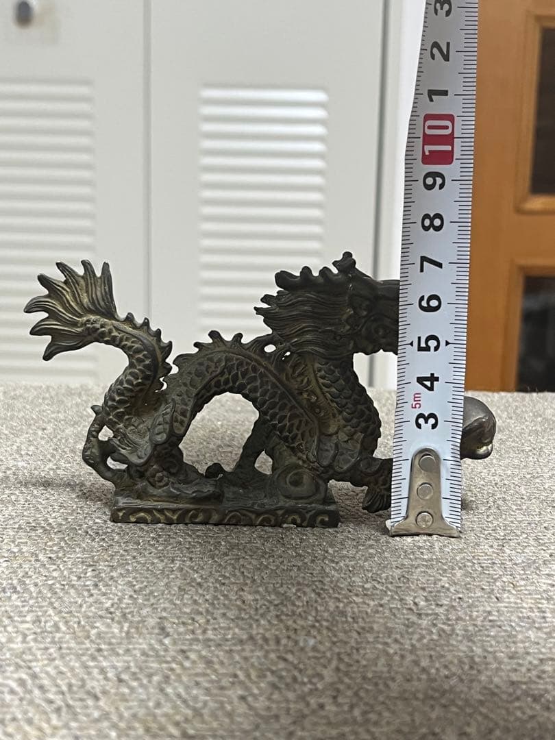 風水 置物 龍の置物 龍ドラゴン 5本爪 右手に玉を持つ龍 金属工芸 銅製 文鎮