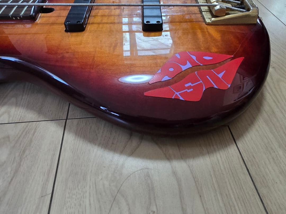 Fender Heartfield DR4 ベース（Bass）