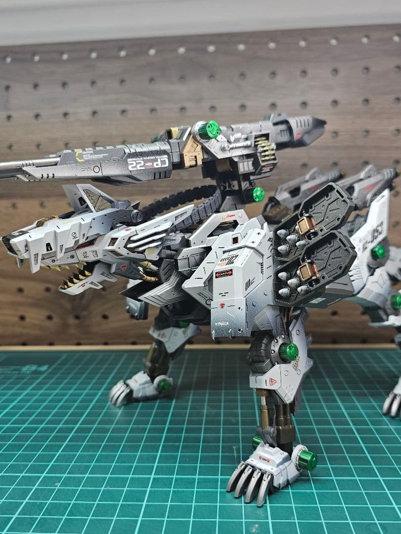 ゾイドHMMケーニッヒウルフデュアルスナイパーライフルセット全塗装