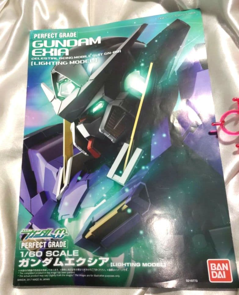 PG 1/60 ガンダムエクシア (LIGHTING MODEL)組立済LED付