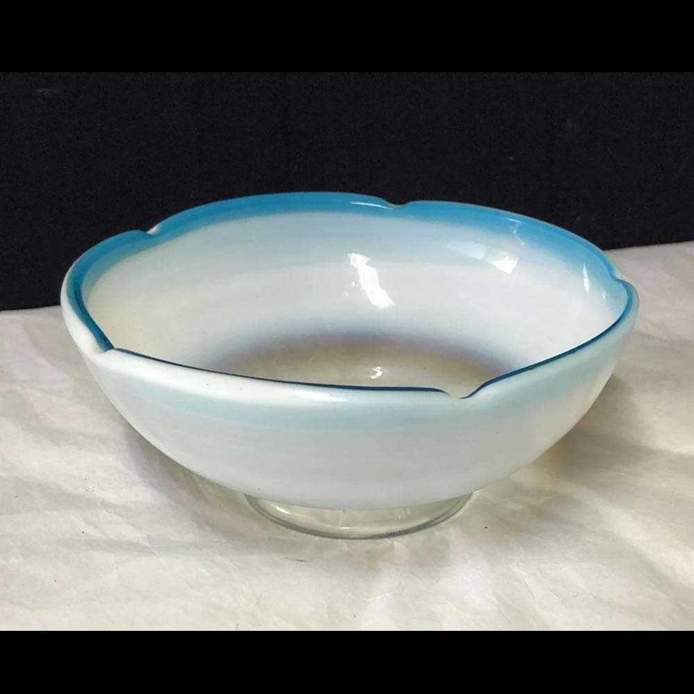 e2255 乳白ガラス 鉢 口径15cm ガラス鉢 乳白色 硝子鉢