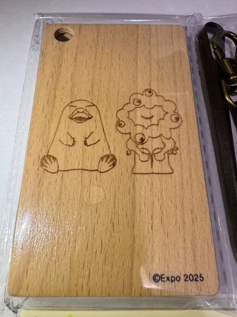 【激レア完全完売品】イコちゃんミャクミャク ICOCA木製パスケースセット 付き