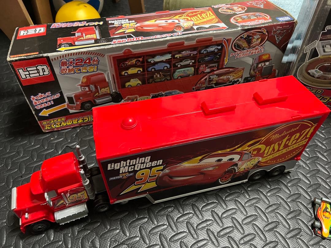 トミカカーズ、マテル社、周辺グッズ