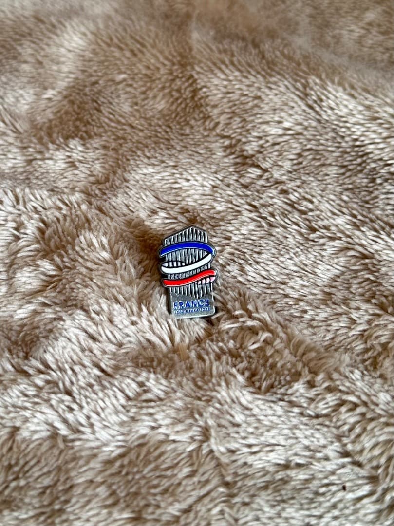 非売品・フランスパビリオンピンバッジ