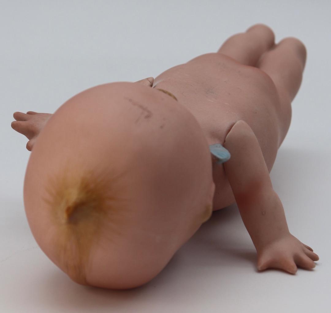 ケストナー製ポーセリン・キューピー、 ビンテージ陶器製人形 約22cm