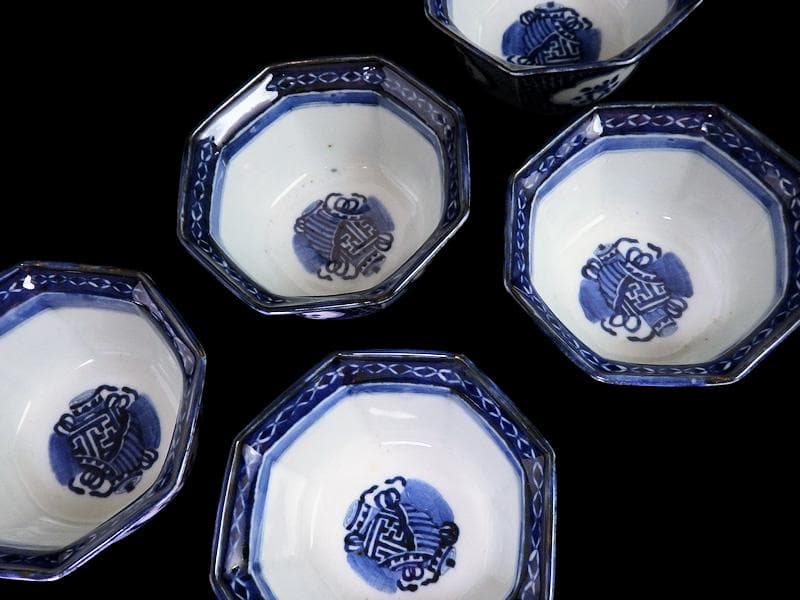 古伊万里　染付　毘沙門亀甲紋に花図　八角向付 ５客　A234AS-DBb