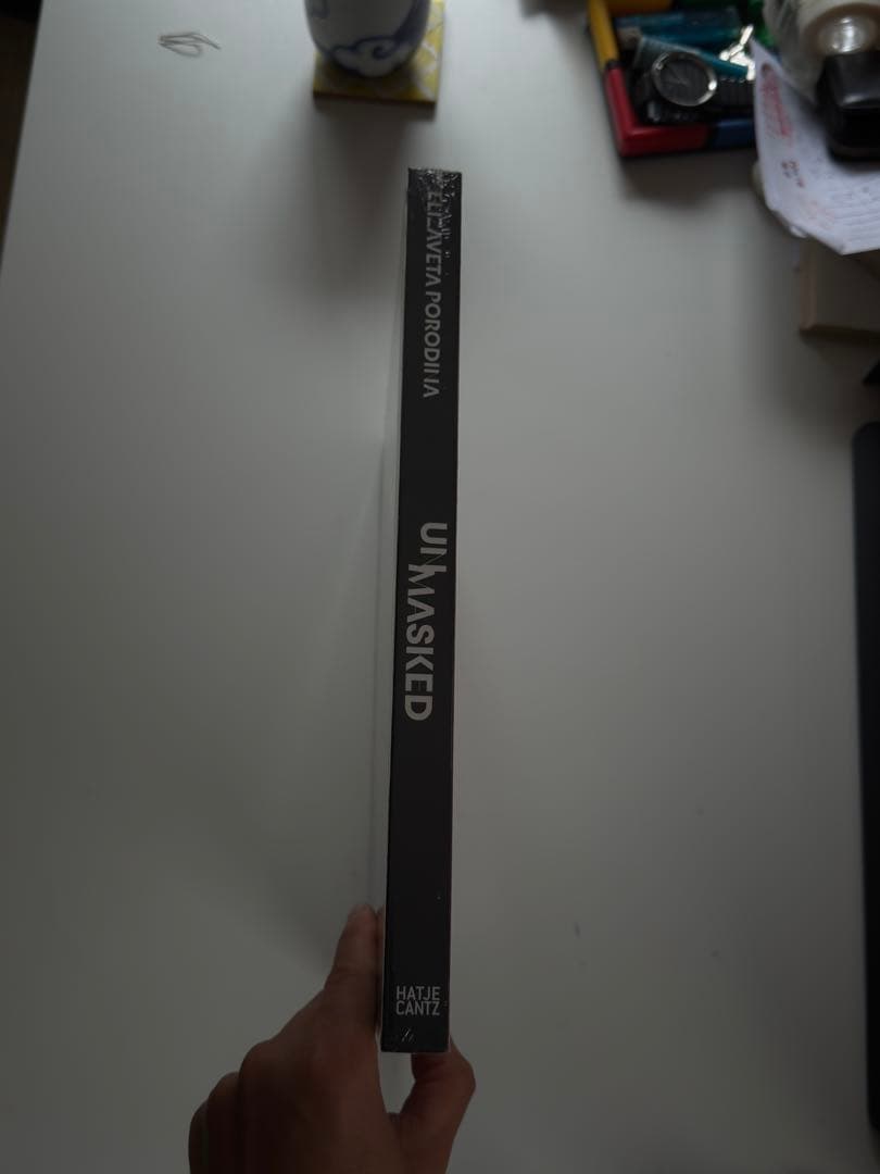 アート・デザイン・音楽 UNMASKED Elizabea Porodina