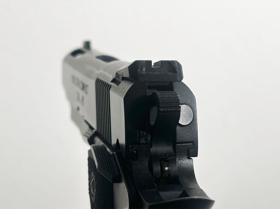 V10 Ultra Compact ブラック ガスガン　東京マルイ