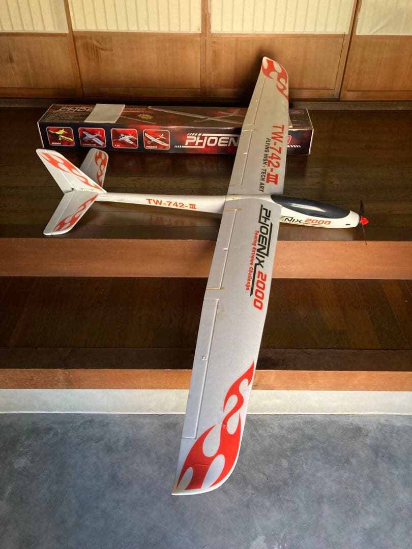 グライダー　フェニックス2000 受信機なし　モーターアンプサーボ付　梱包済み