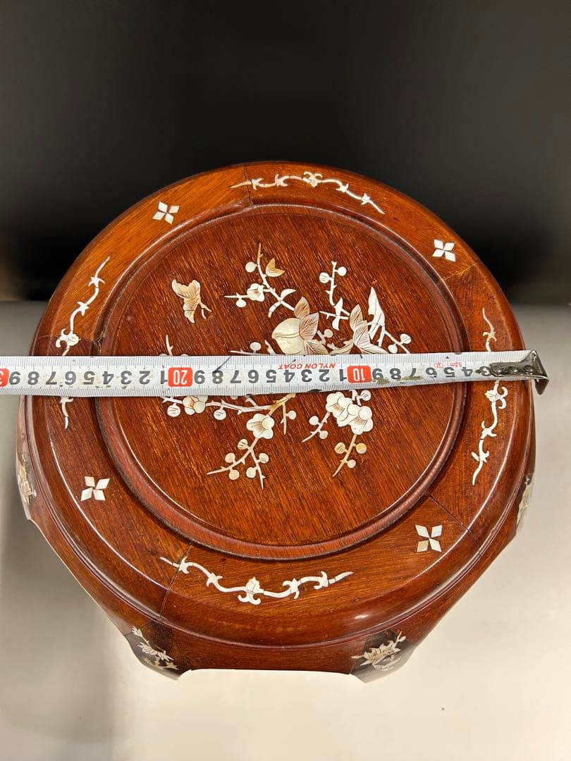 中国花梨￼丸型座卓 螺鈿￼細工付き