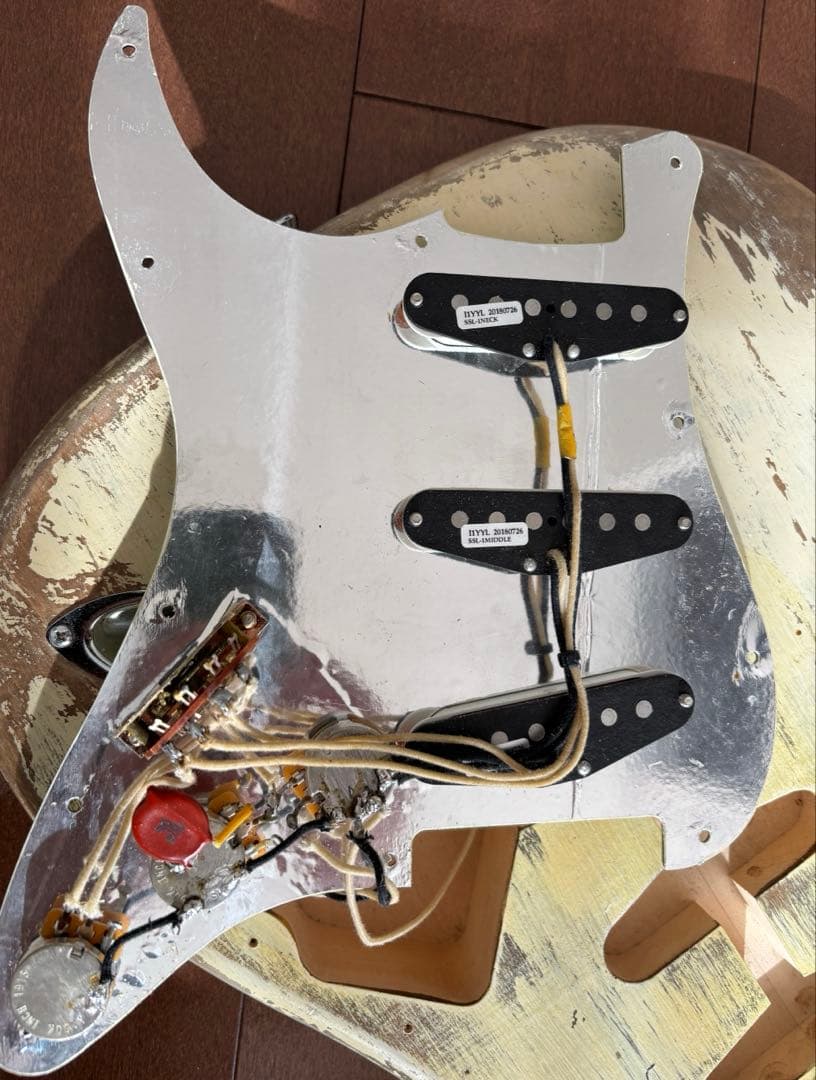 ストラトキャスタータイプ　日本製2Pバスウッドボディ　国産ネック