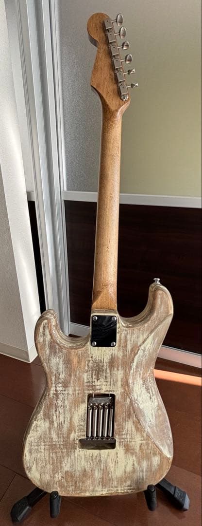 ストラトキャスタータイプ　日本製2Pバスウッドボディ　国産ネック