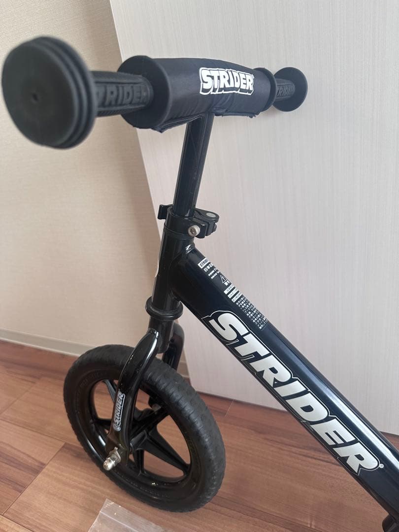 ストライダー　スポーツモデル　黒