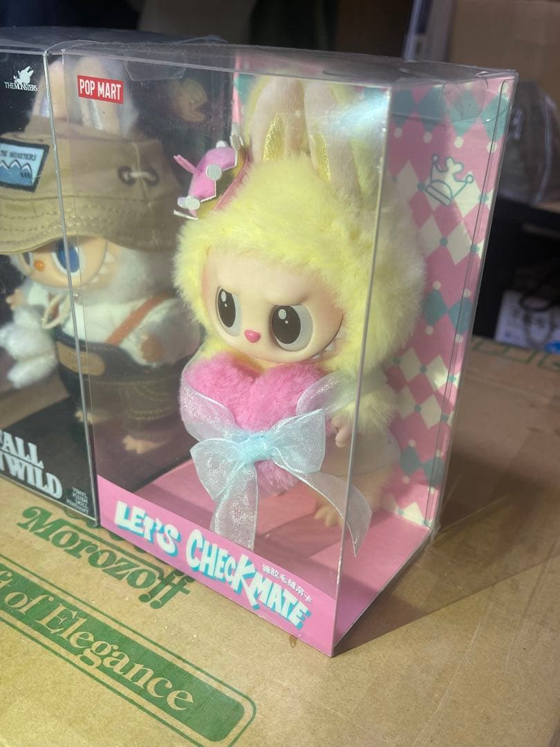 popmart FALL IN WILDとLET'S CHECKMATE 2本