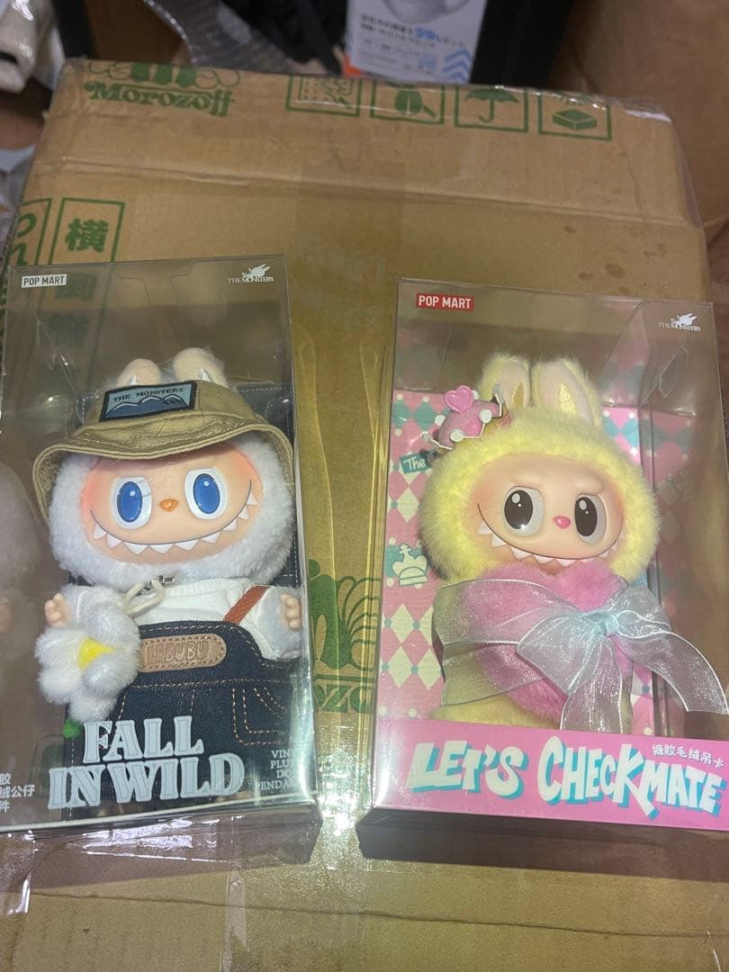 popmart FALL IN WILDとLET'S CHECKMATE 2本