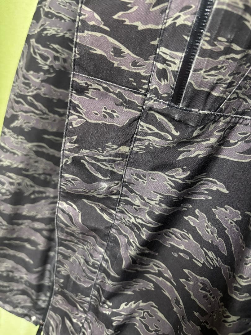 VOLCOM タイガーカモフラージュ　ジャケット