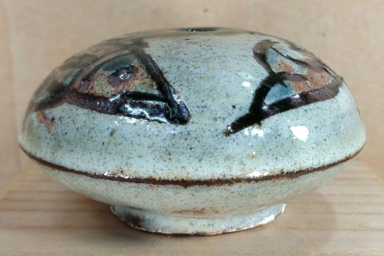 【本物保証】金城次郎 水滴(魚紋水滴）共箱 栞 人間国宝 壷屋焼 壺屋焼 美品