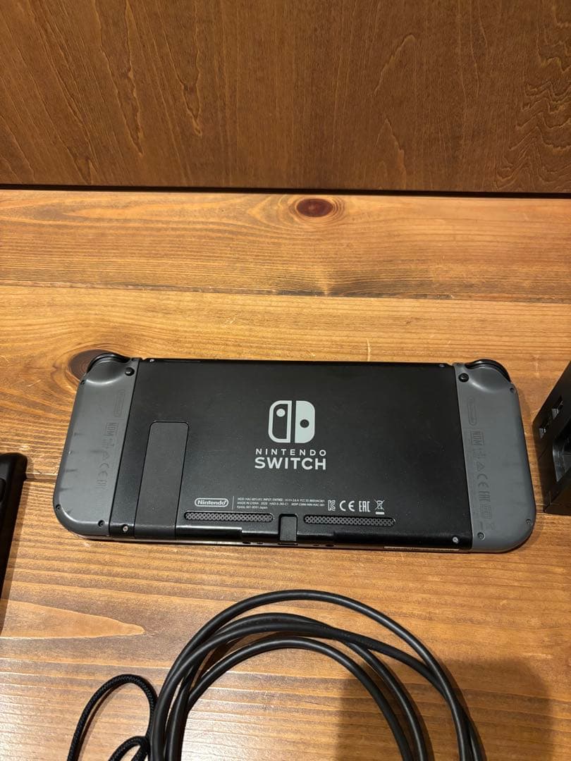 Nintendo Switch スイッチ 本体 グレー　ジョイコン　充電器等