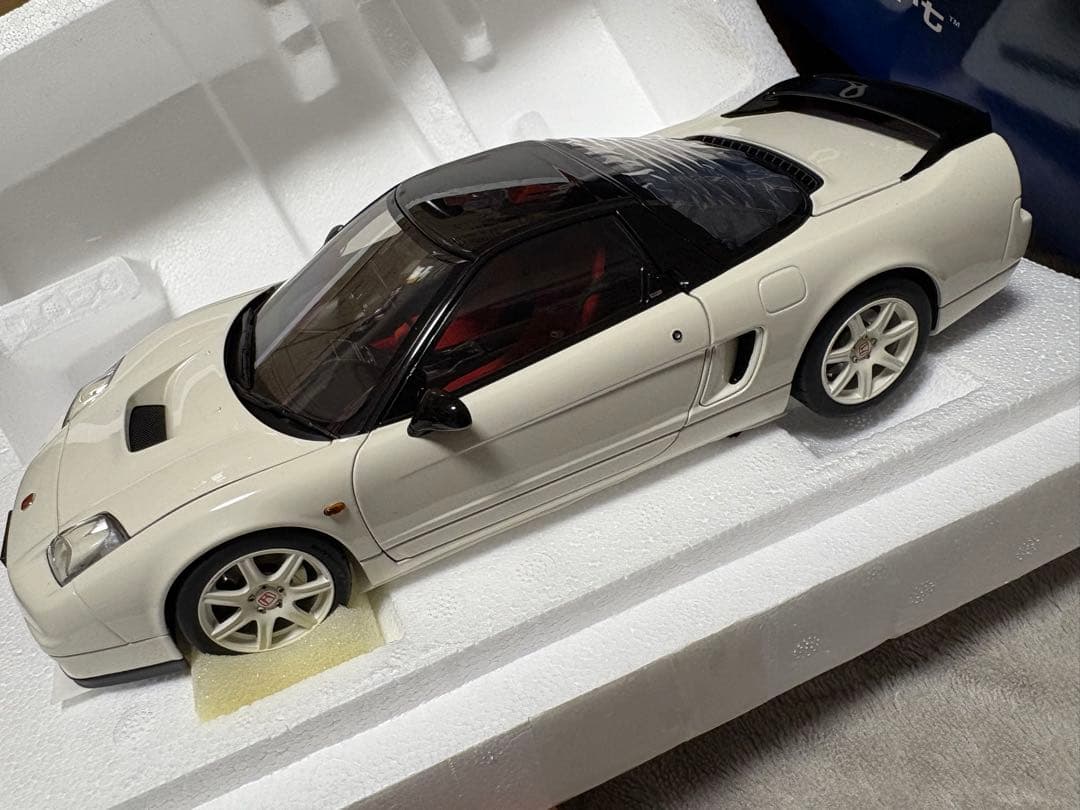 オートアート 1/18 ホンダ NSX-R NA2 ホワイト