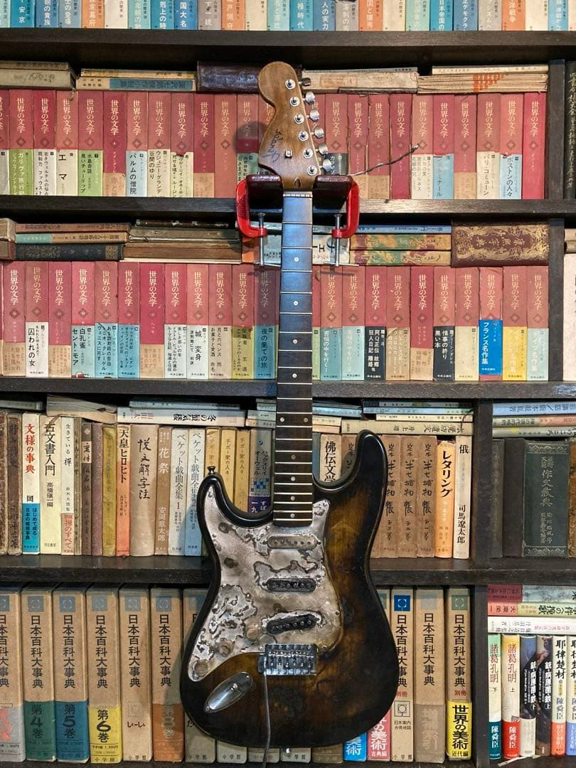 ギター jimi hendrix stratocaster righty relic