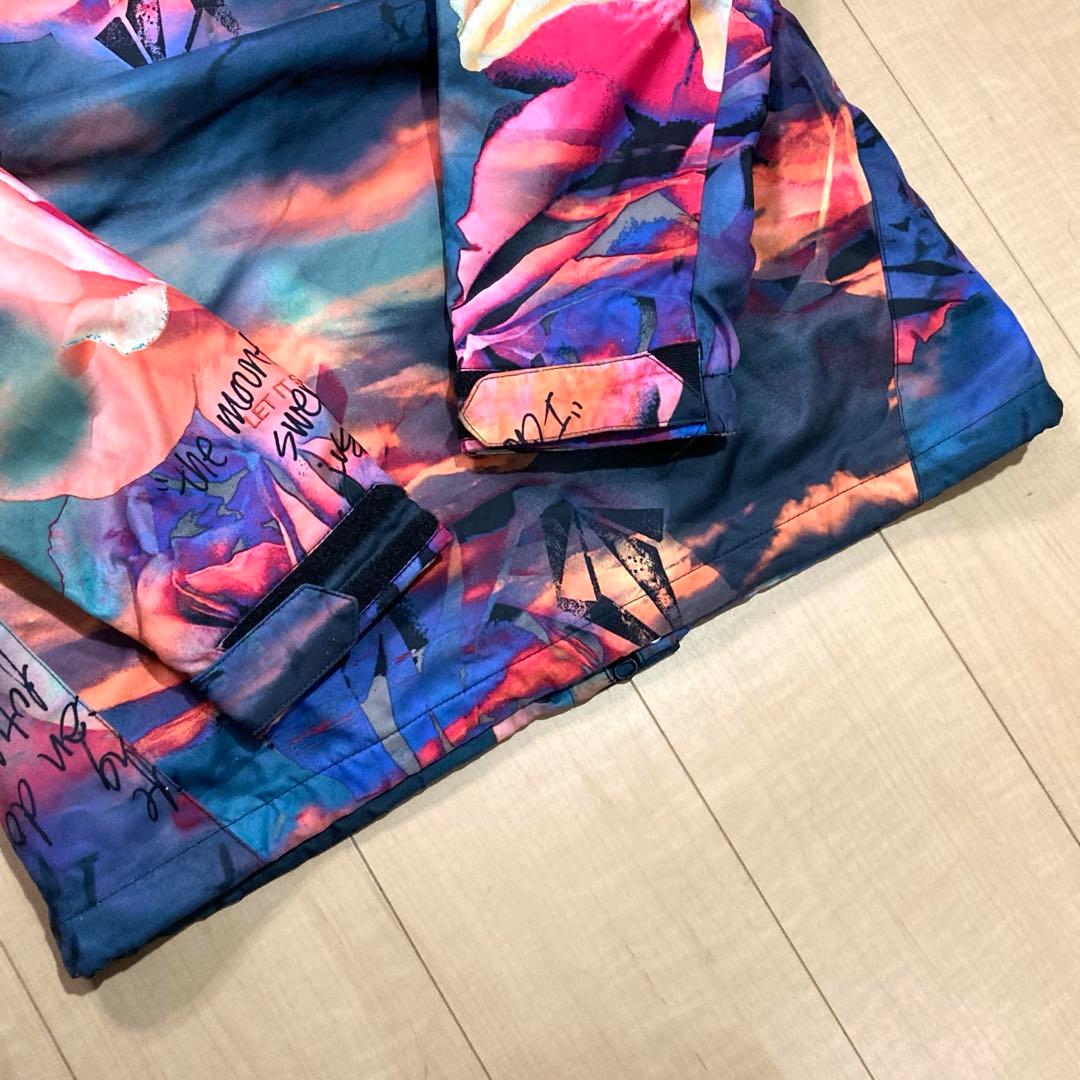 美品✨VOLCOM レディース スノーボードウェア Mサイズ レディース 花柄