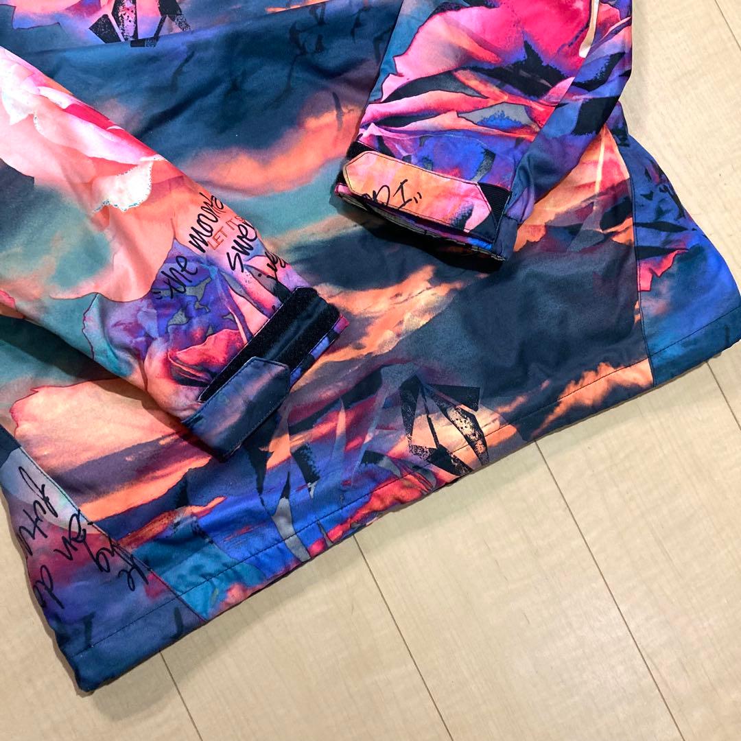 美品✨VOLCOM レディース スノーボードウェア Mサイズ レディース 花柄