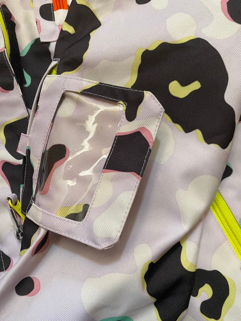 超美品　ACT VERSION スノボ　スノーボード　ウェア　Ｍ