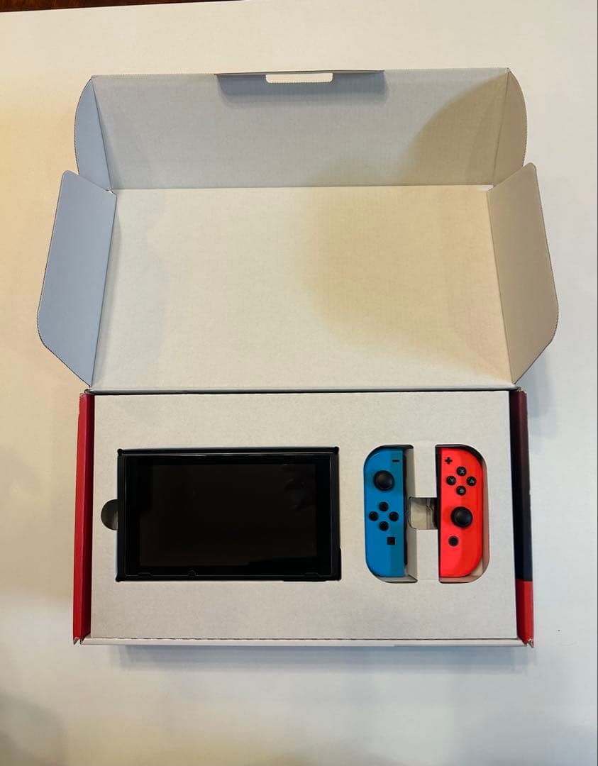 Nintendo Switch 本体 ＋ Joy-Conセット