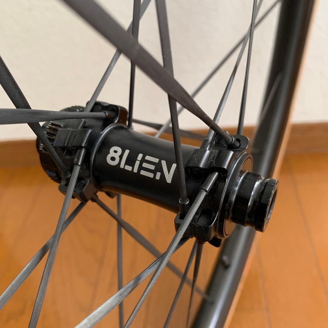 ロードバイクカーボンホイール8LIEN L5W パナレーサータイヤTPUチューブ