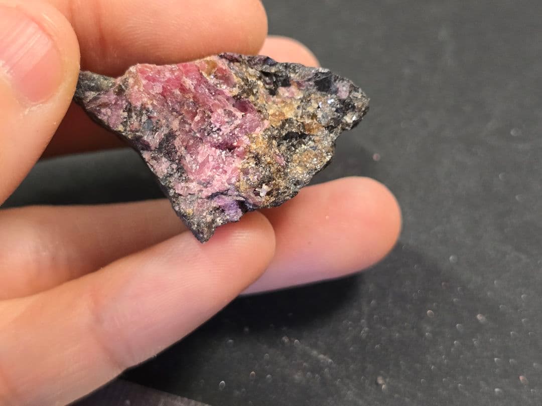 パイロクスマンガン 田口鉱山 自己採集品 原石