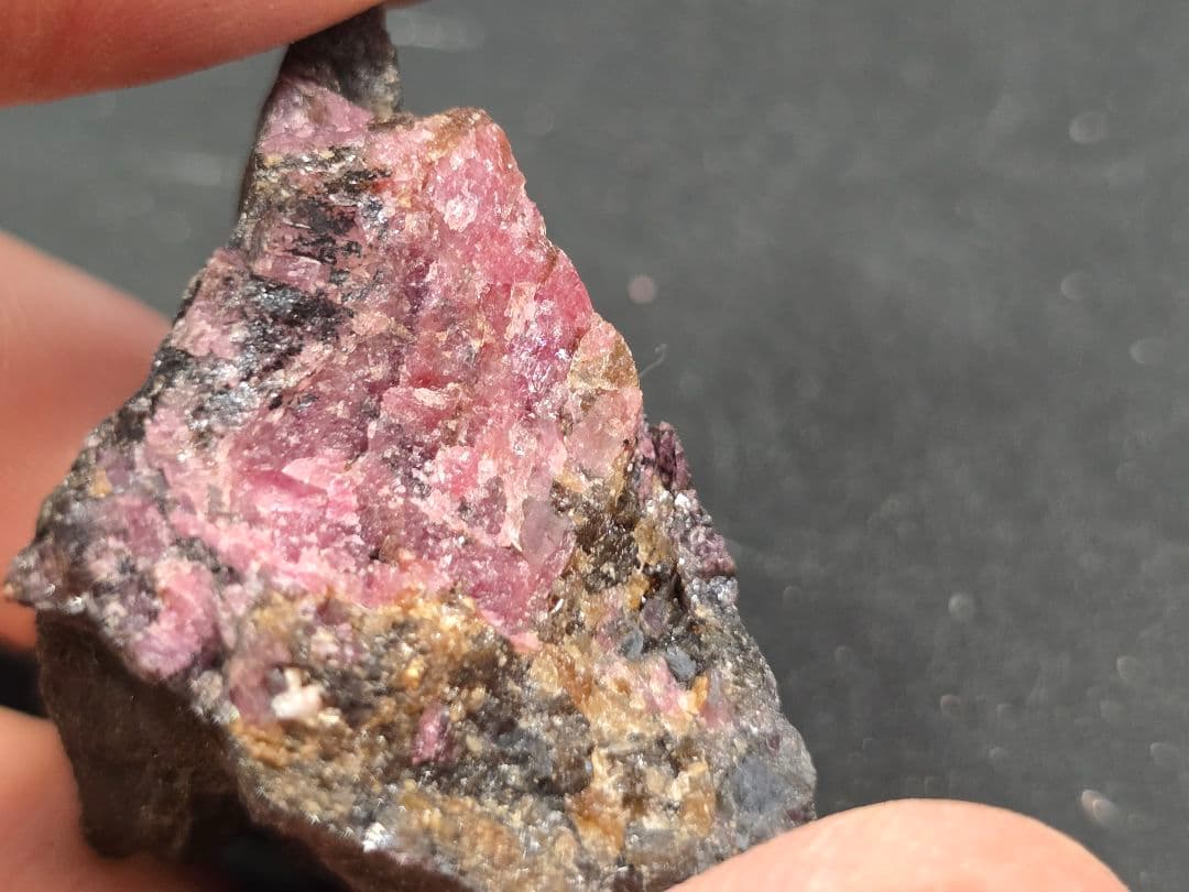 パイロクスマンガン 田口鉱山 自己採集品 原石