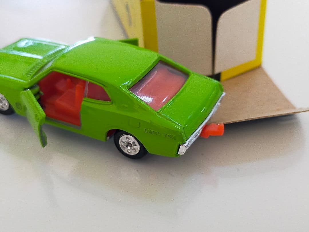 希少 ブタケツ 1Fホイール 黒箱 トミカ ローレル 2000 SGX 日本製