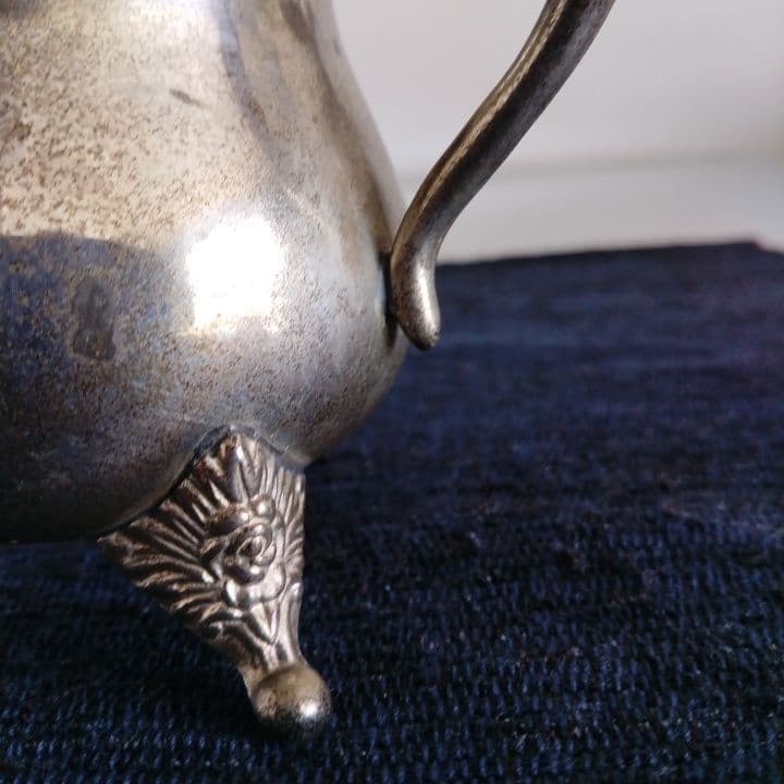 脚付きティーポット＆シュガーポットセット ビンテージ品 バラのレリーフ