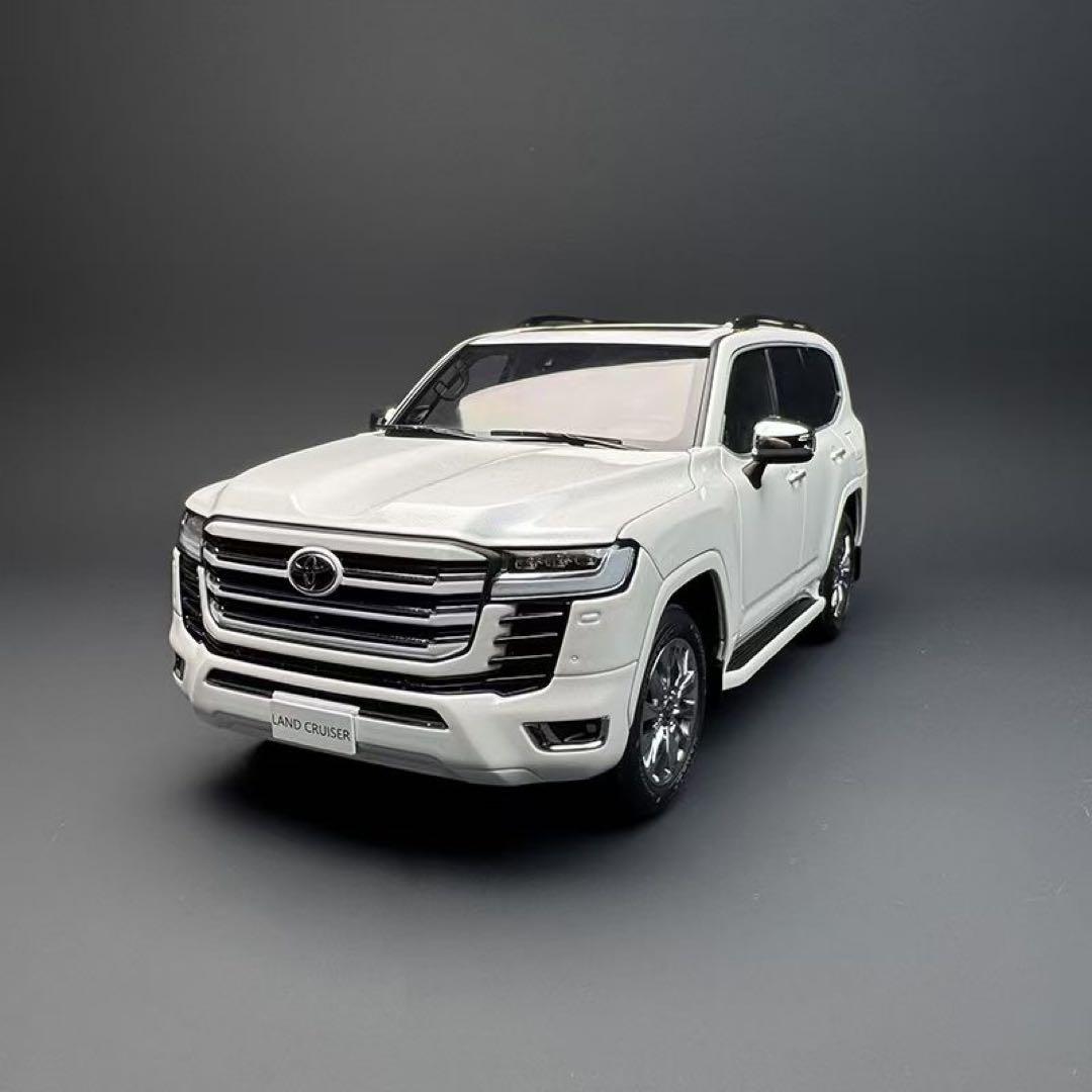 新発売 LCD 1/18 トヨタ ランドクルーザー LC300 ZX ミニカー