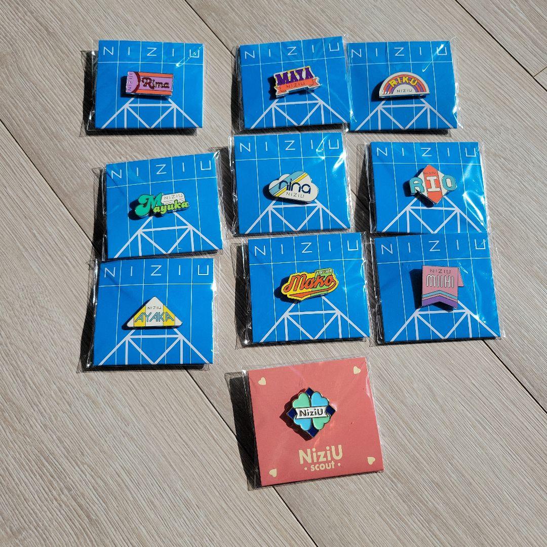 NiziU　K-POPアイドル 缶バッジとキーホルダーセット