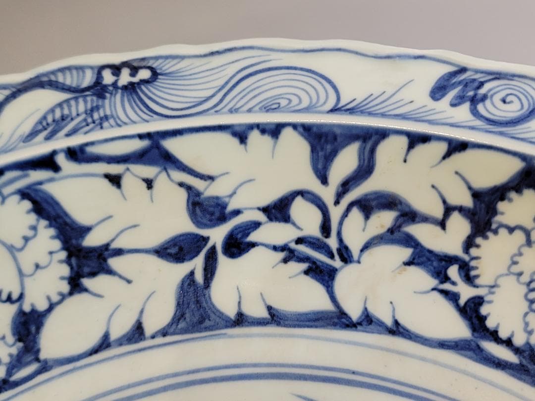 中国古玩 唐物 元青花・白滸孤窯雲龍紋 菱口折沿盤・極細工 古賞物