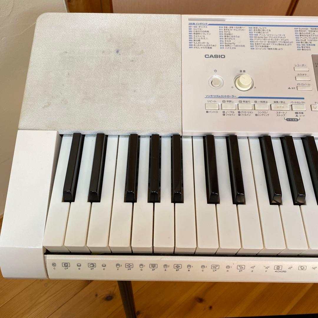 CASIOカシオ 光ナビゲーションキーボード LK-222 電子キーボード61鍵