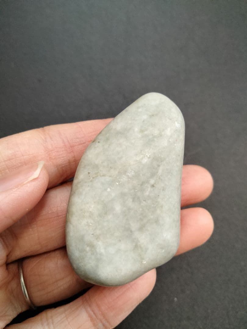 国石翡翠　新潟県 糸魚川市姫川翡翠　原石　翡翠　翡翠　ヒスイ　ヒスイ53g