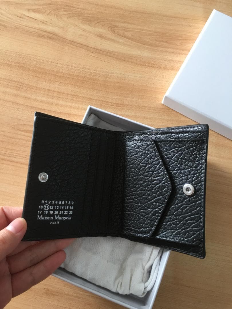 二つ折り財布 レザー