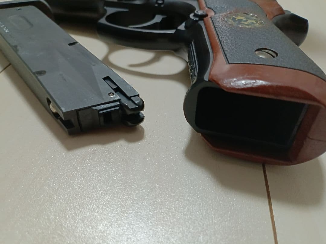 【中古品】東京マルイ ガスガン「サムライエッジ」＆ホルスター付き