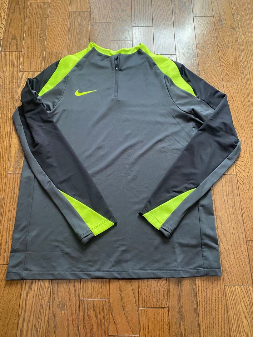 モ*ー様 Nike Therma-Fit ハーフジップドリルトップ ストライクK