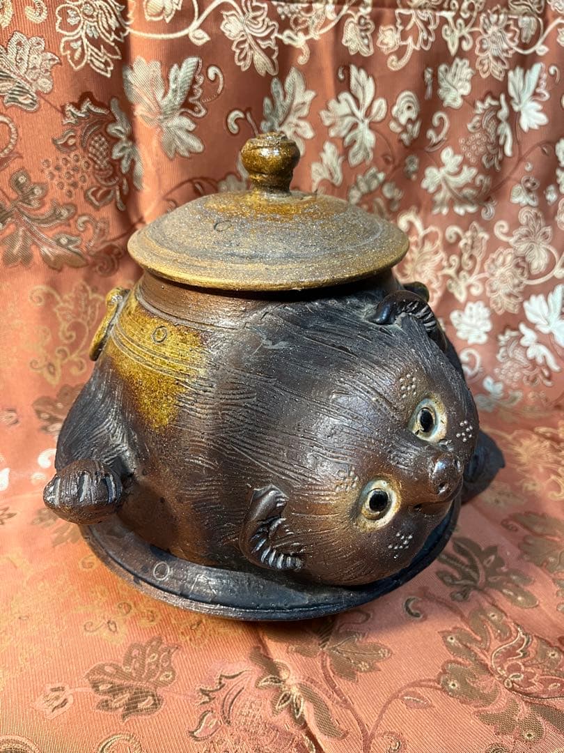 信楽焼　たぬきの置物　分福茶釜　タヌキ